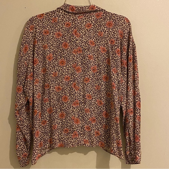 Ivy Jane Multicolor Size XS Button Up Long Sleeve Wrap Hemline Made in USA - Picture 4 of 8